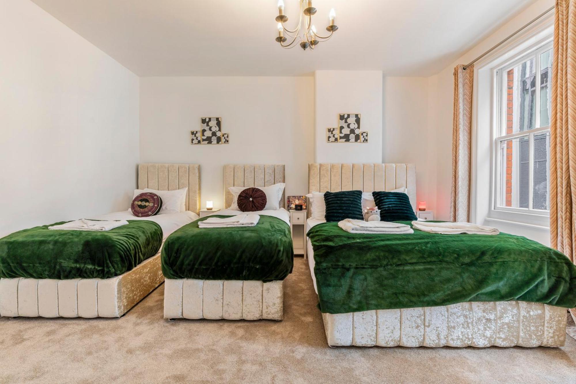 Apartamento Mayfair Maisonette Chic Spacious 2-bed - 33a Londres