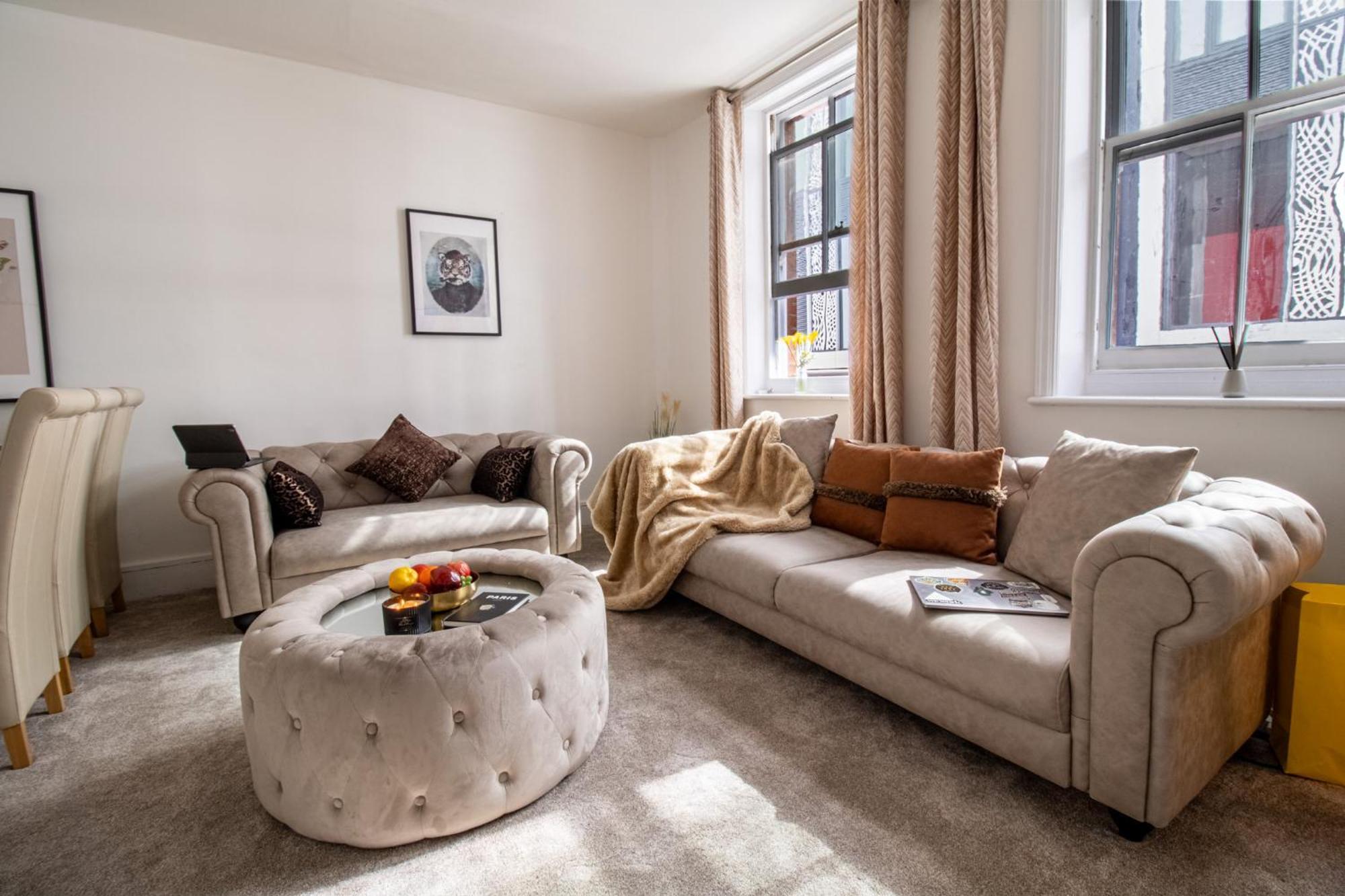 Mayfair Maisonette Chic Spacious 2-bed - 33a Londres